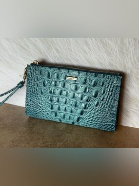 BRAHMIN DAISY BOTTLE BLUE OMBRE NWT HARD TO FIND BEAUTIFUL TEAL PRICE FIRM